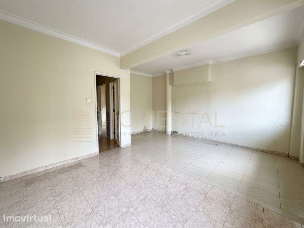 Apartamento T2 localizado na Calçada de Carriche, no Lumiar. - Grande imagem: 4/14