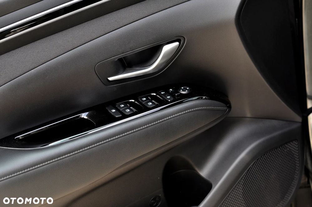 Hyundai Tucson 1.6 T-GDi HEV Executive 2WD - 18