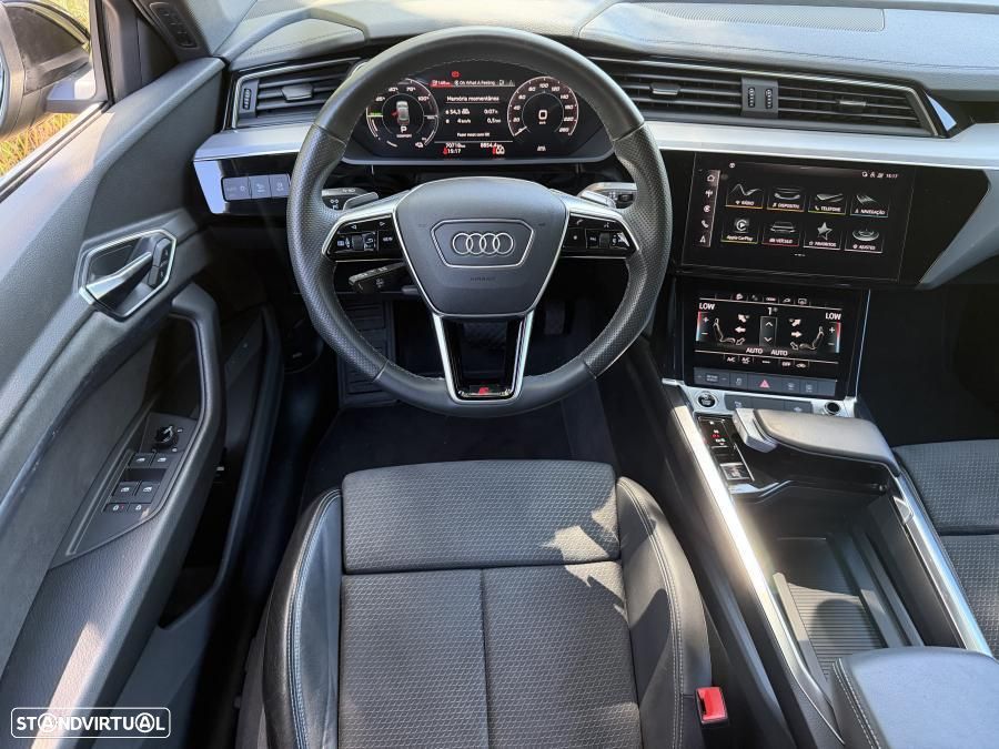 Audi e-tron 55 quattro S line - 31