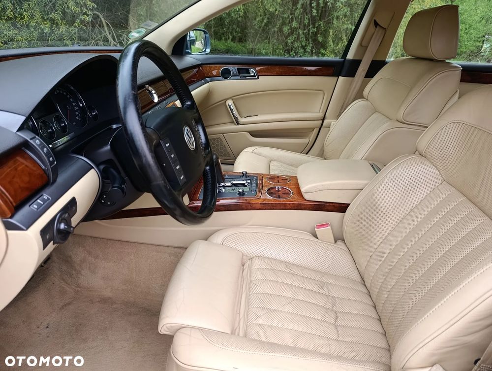 Volkswagen Phaeton - 12