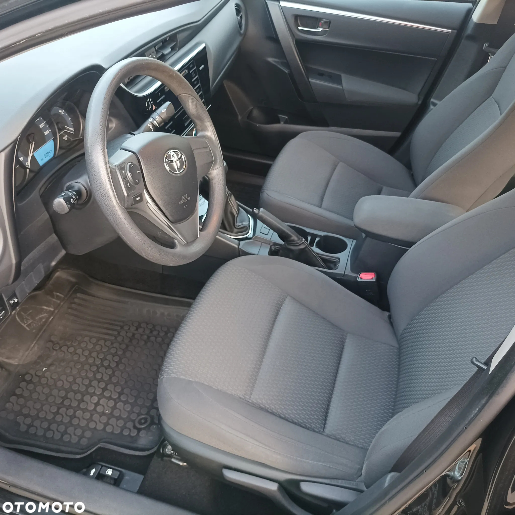 Toyota Corolla - 5