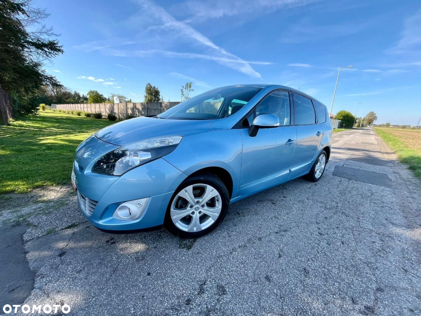 Renault Grand Scenic - 36