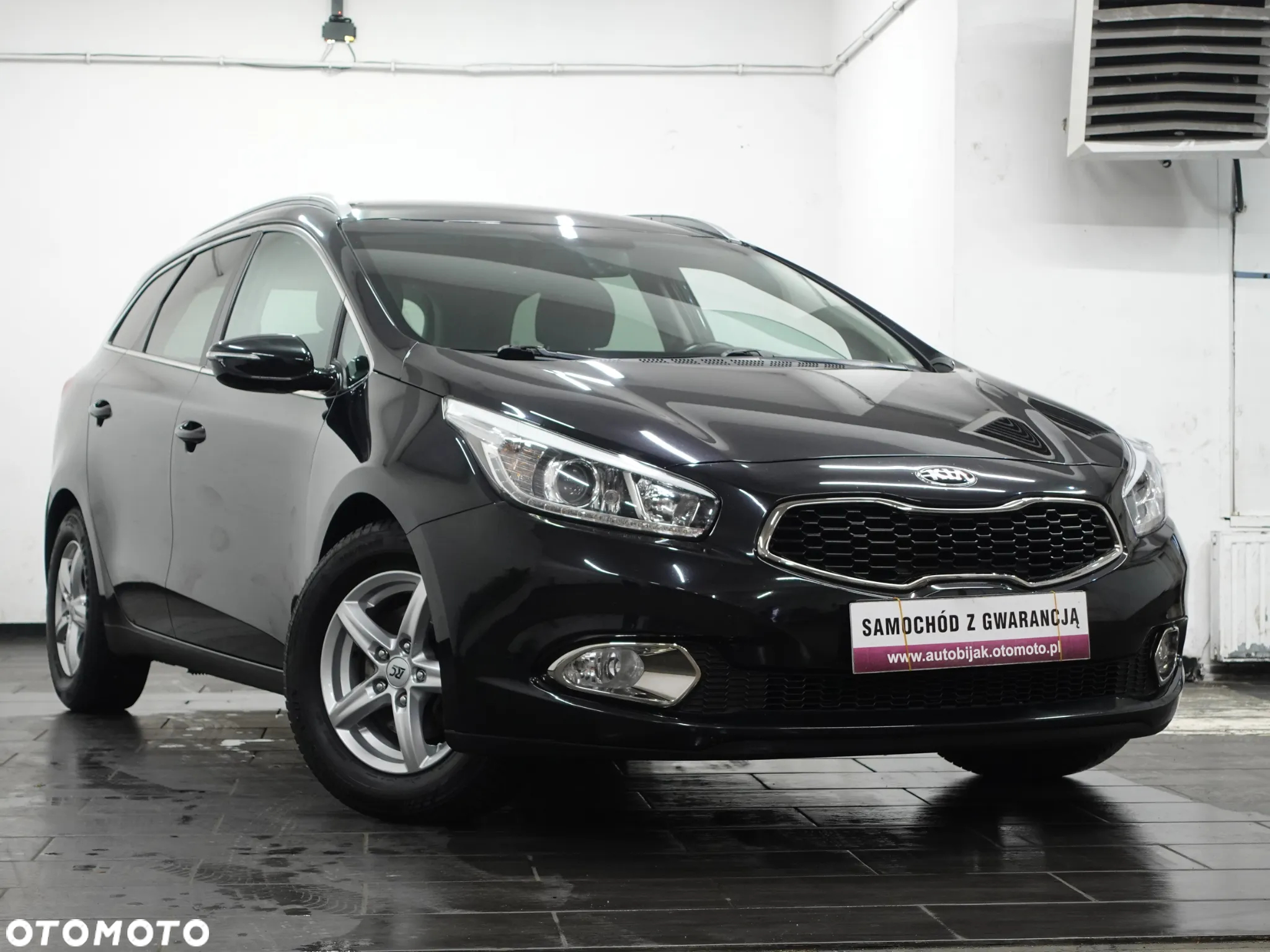 Kia Ceed 1.6 GDI ISG SW Spirit - 12