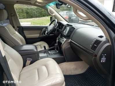 Toyota Land Cruiser - 4
