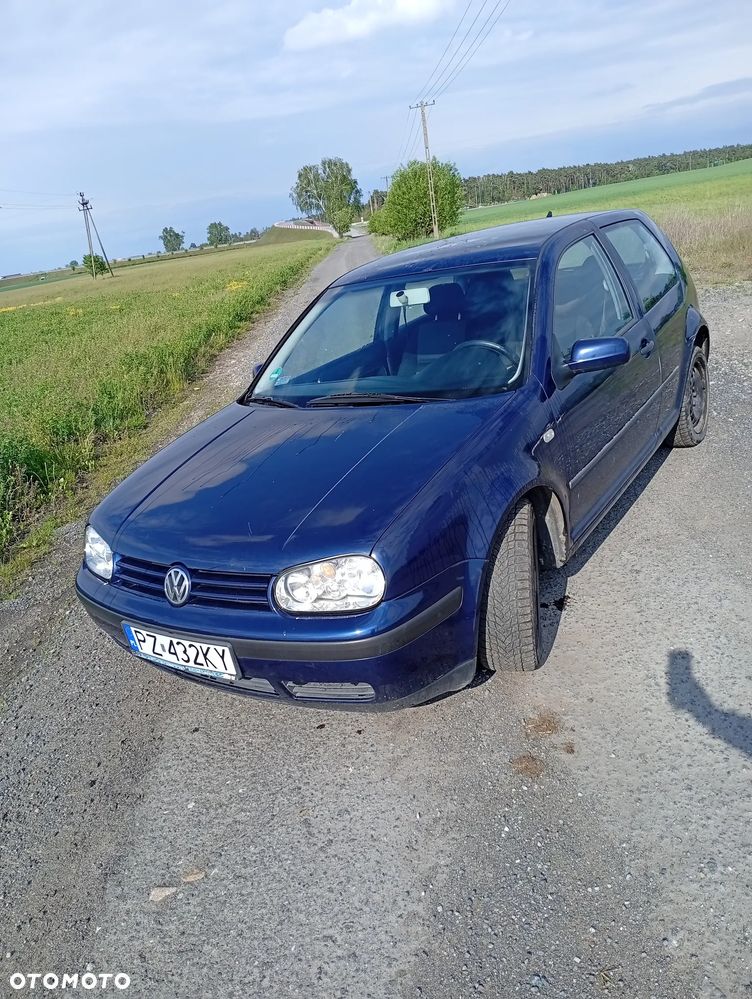 Volkswagen Golf - 1