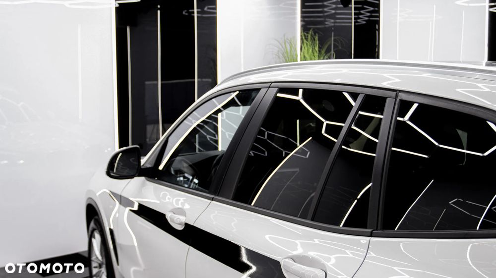 BMW X3 xDrive20i GPF Business Edition - 16