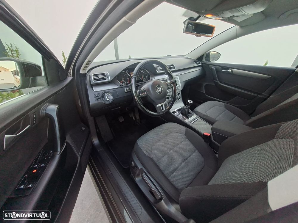 VW Passat 2.0 TDI BlueMotion Exclusive - 20