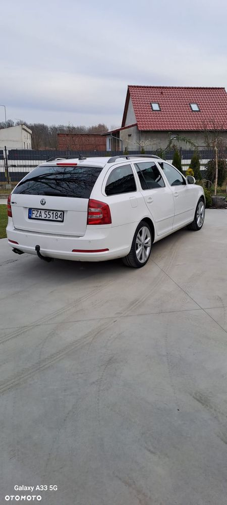 Skoda Octavia 2.0 TDI CR DPF RS - 3