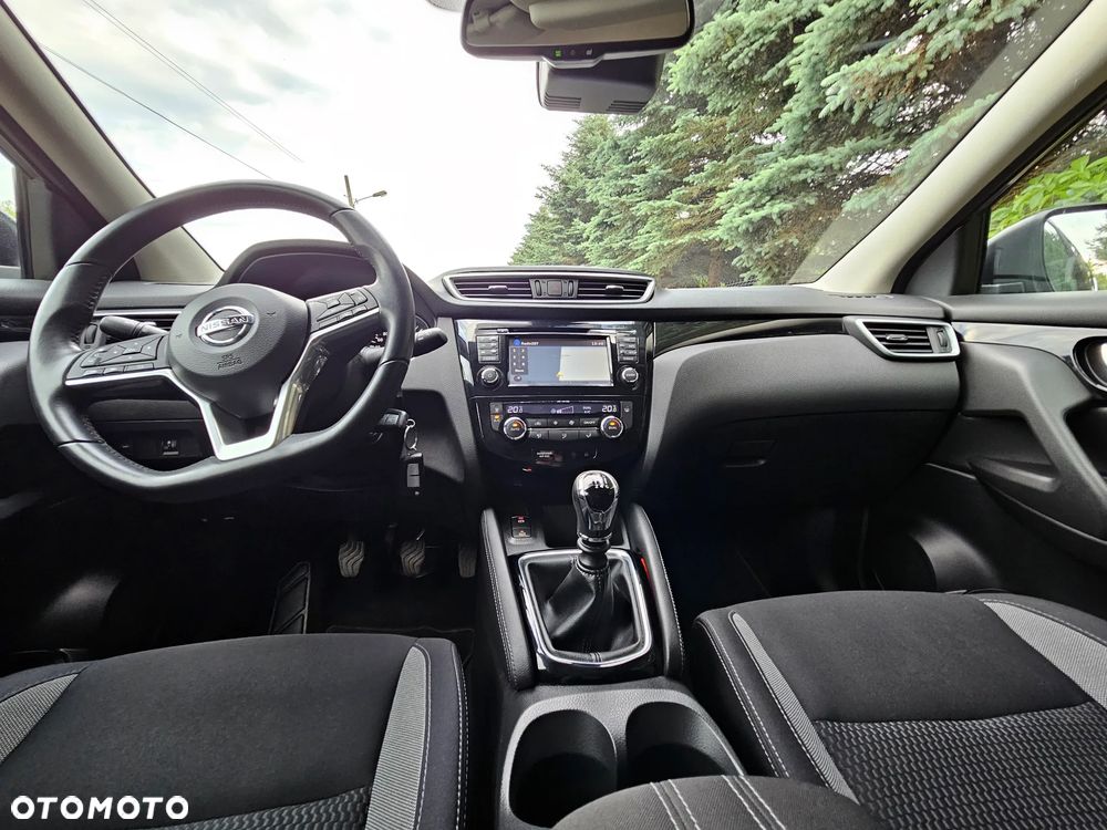 Nissan Qashqai 1.2 DIG-T N-Vision - 19