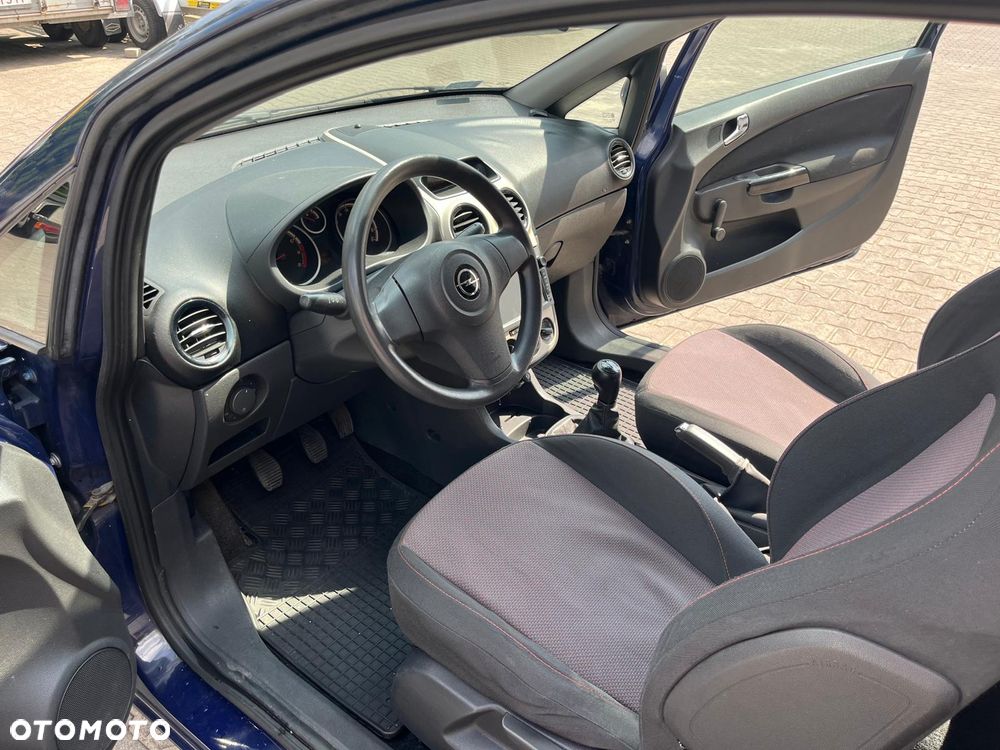 Opel Corsa 1.2 16V Cosmo - 12