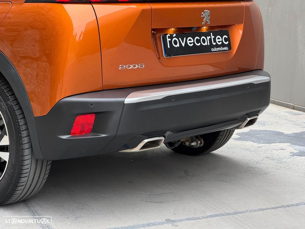 Peugeot 2008 1.2 PureTech Allure - 24