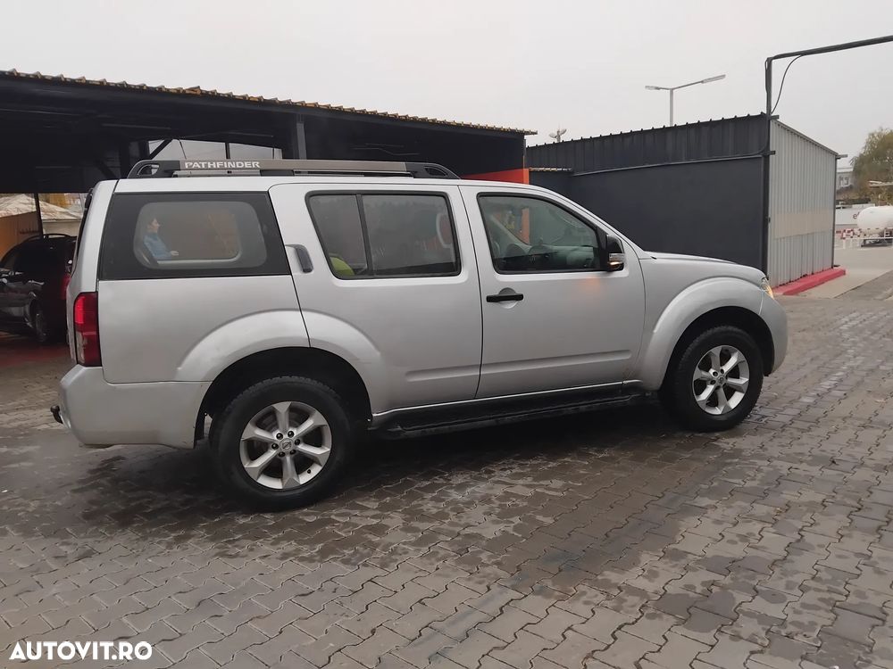 Nissan Pathfinder 2.5 dCi DPF All Mode 4X4 LE - 10