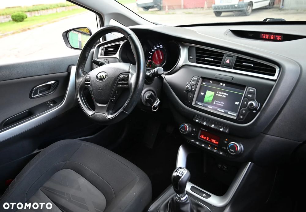 Kia Ceed - 24
