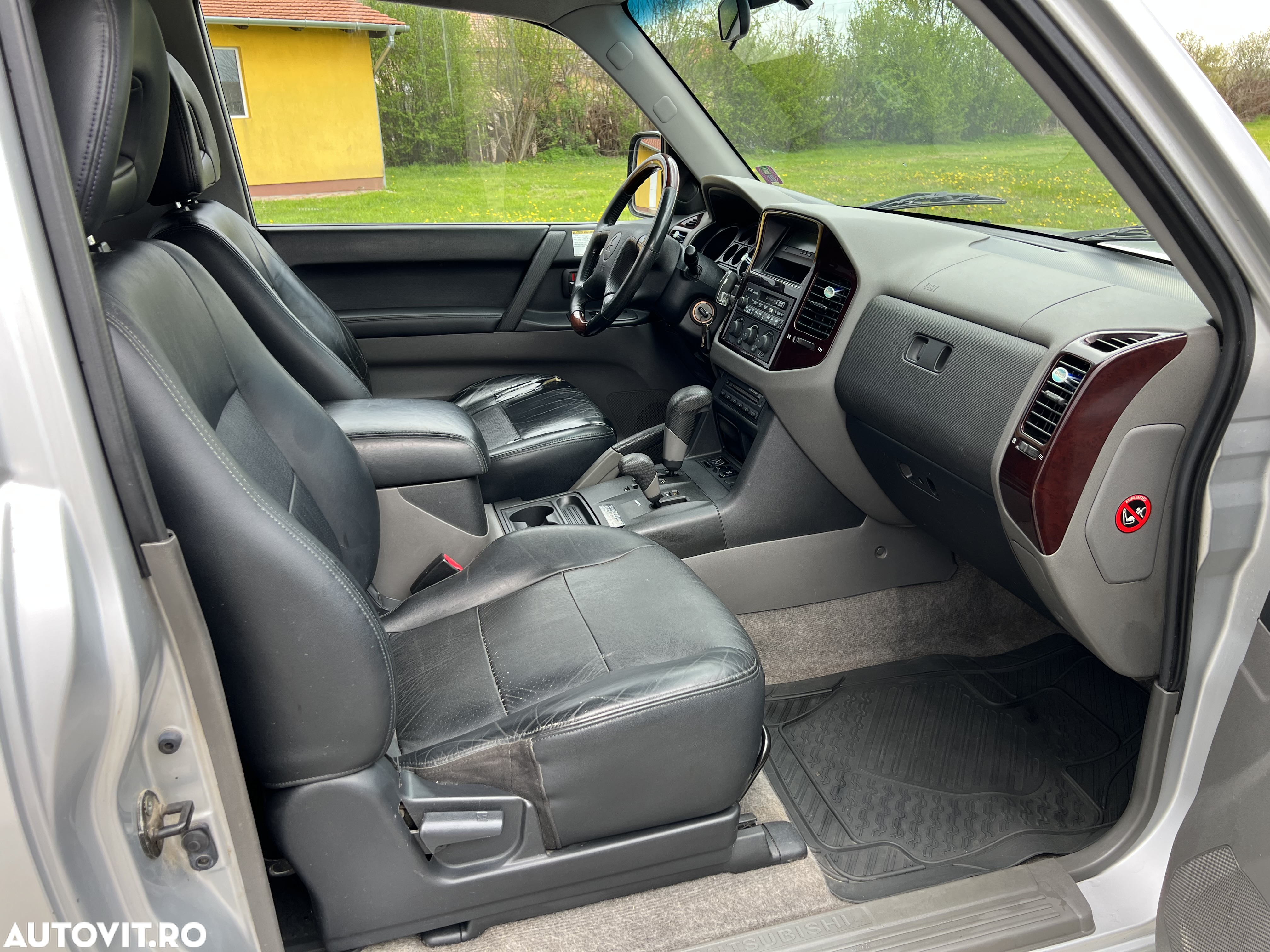 Mitsubishi Pajero - 5