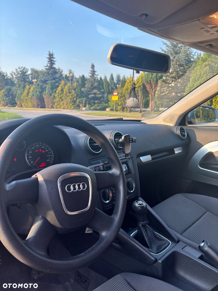 Audi A3 3-drzwiowe 1.6 Ambiente - 8