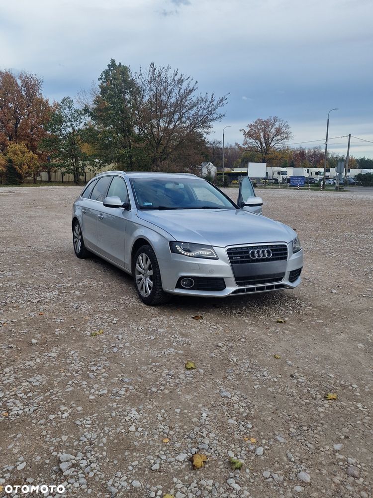 Audi A4 Limousine - 1