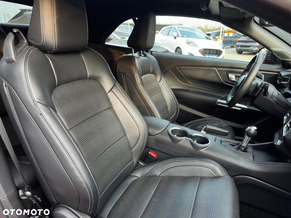 Ford Mustang - 27