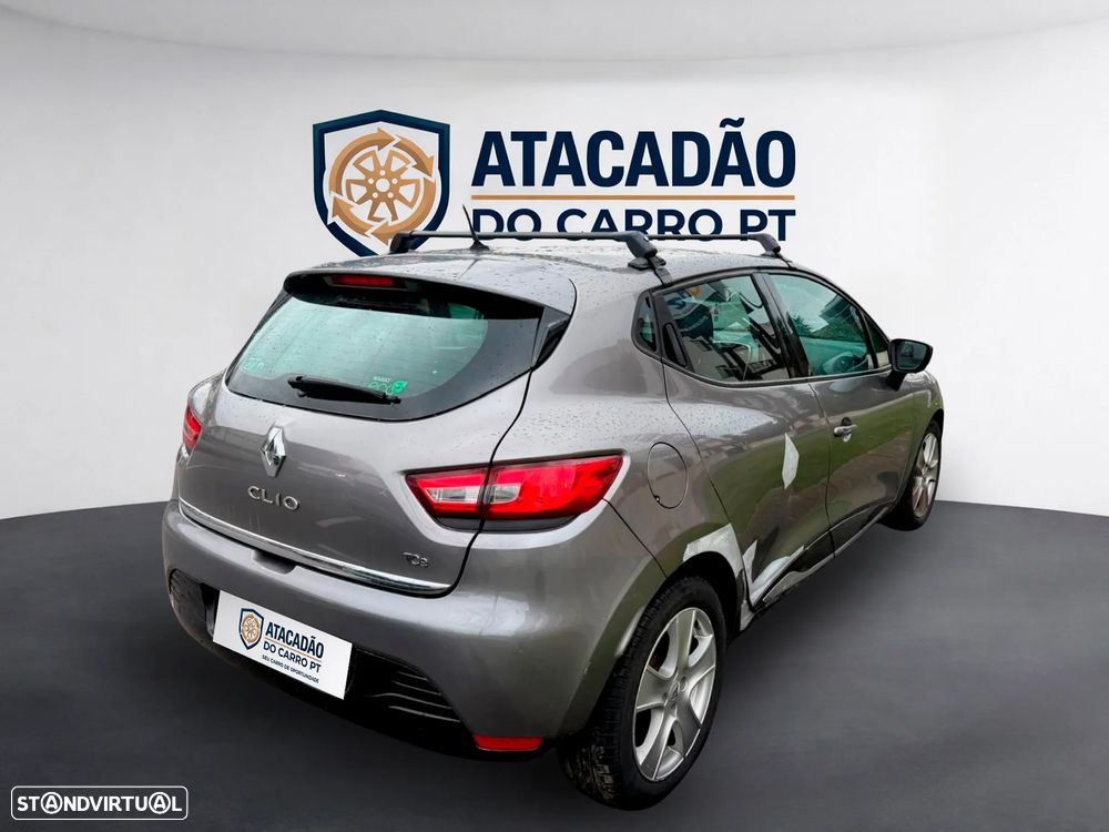Renault Clio - 27