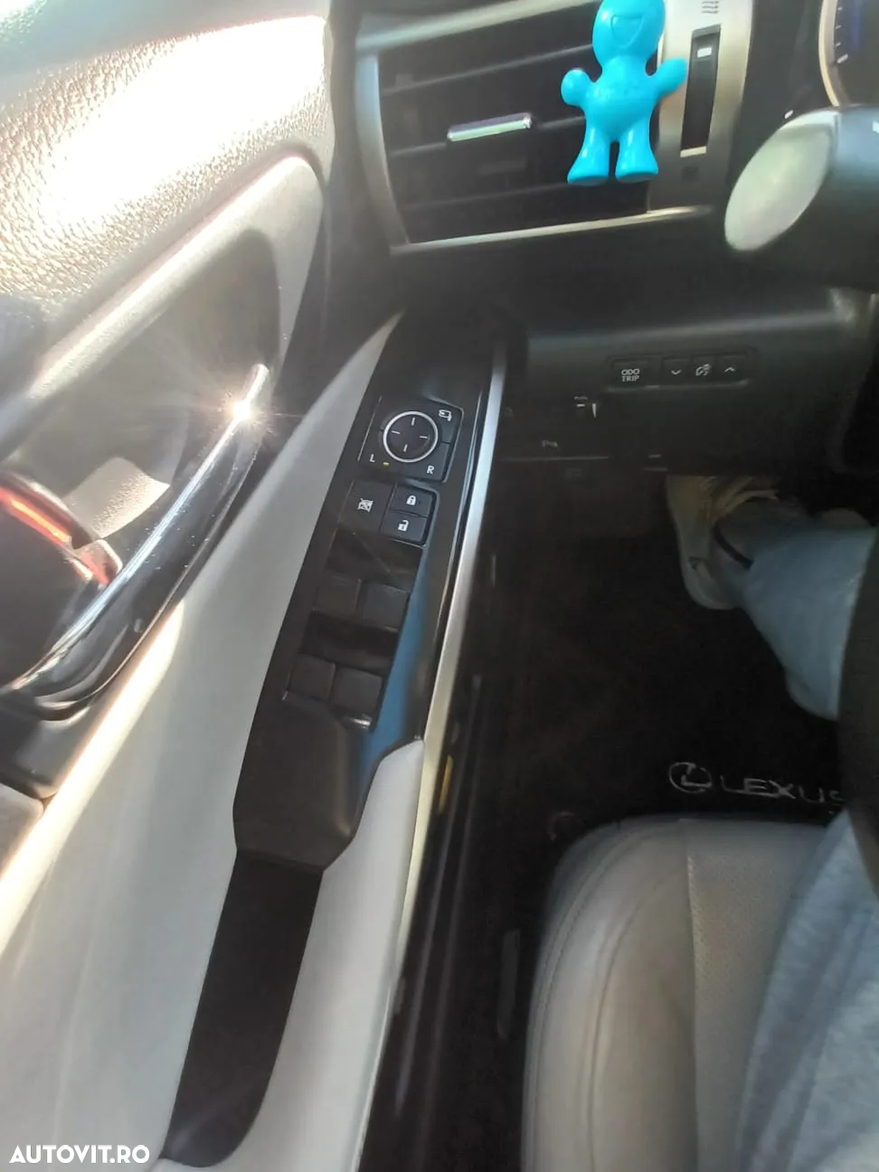 Lexus Seria IS 300h Aut. Executive - 5