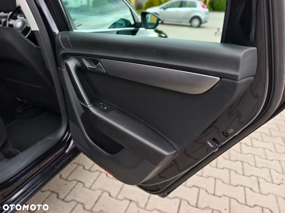 Volkswagen Passat 2.0 TDI Comfortline - 21
