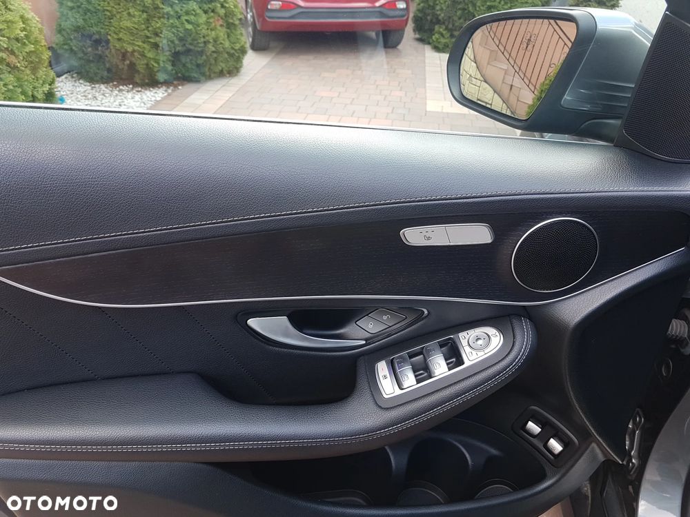 Mercedes-Benz GLC 200 4Matic 9G-TRONIC AMG Line - 11