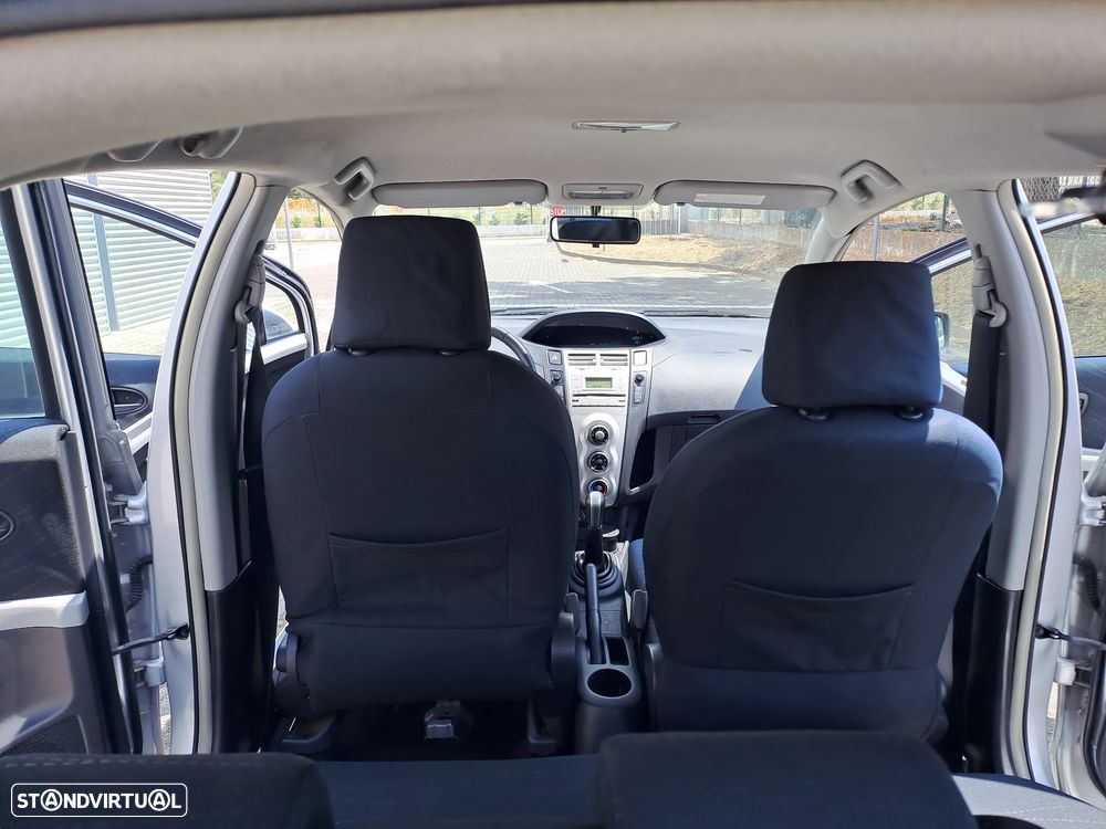Toyota Yaris 1.0 VVT-i - 7