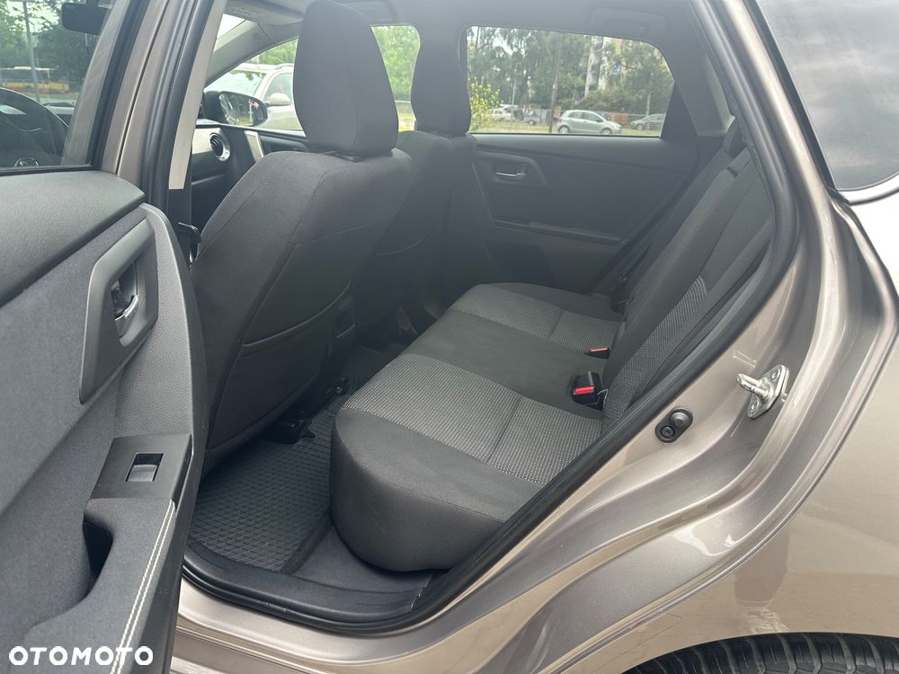 Toyota Auris 1.6 Prestige - 10
