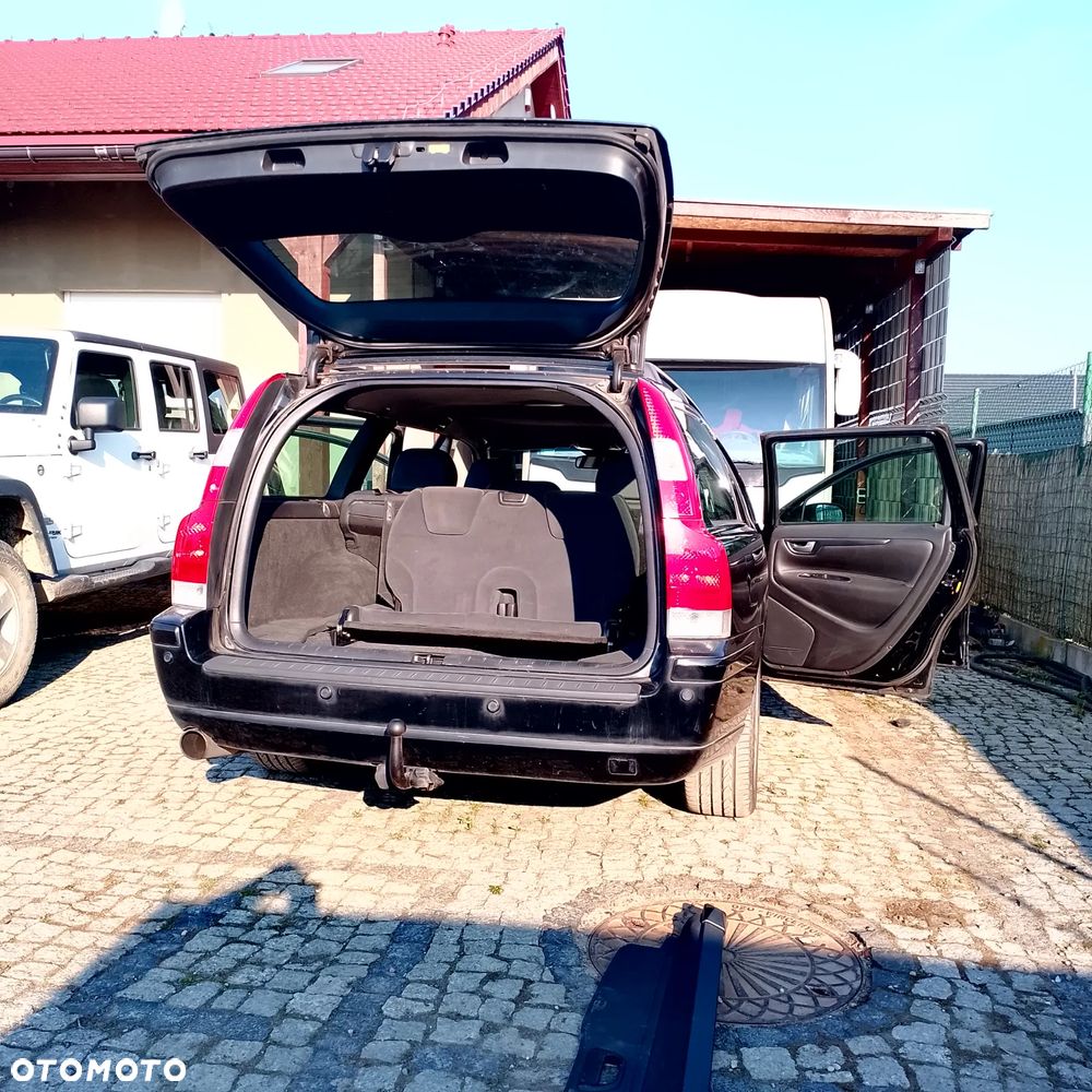 Volvo V70 2.4 Black Edition - 25