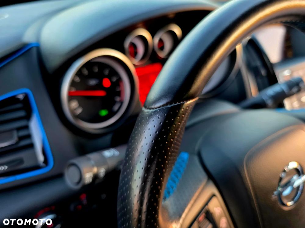 Opel Astra OPC - 25
