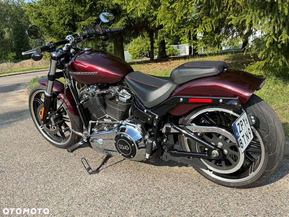 Harley-Davidson Softail Breakout - 21