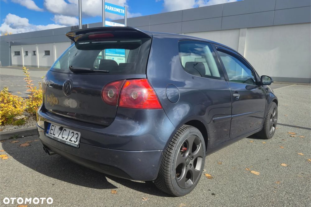 Volkswagen Golf V 1.9 TDI Comfortline - 4