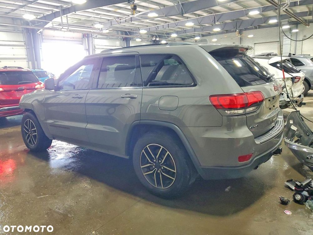 Jeep Grand Cherokee - 2
