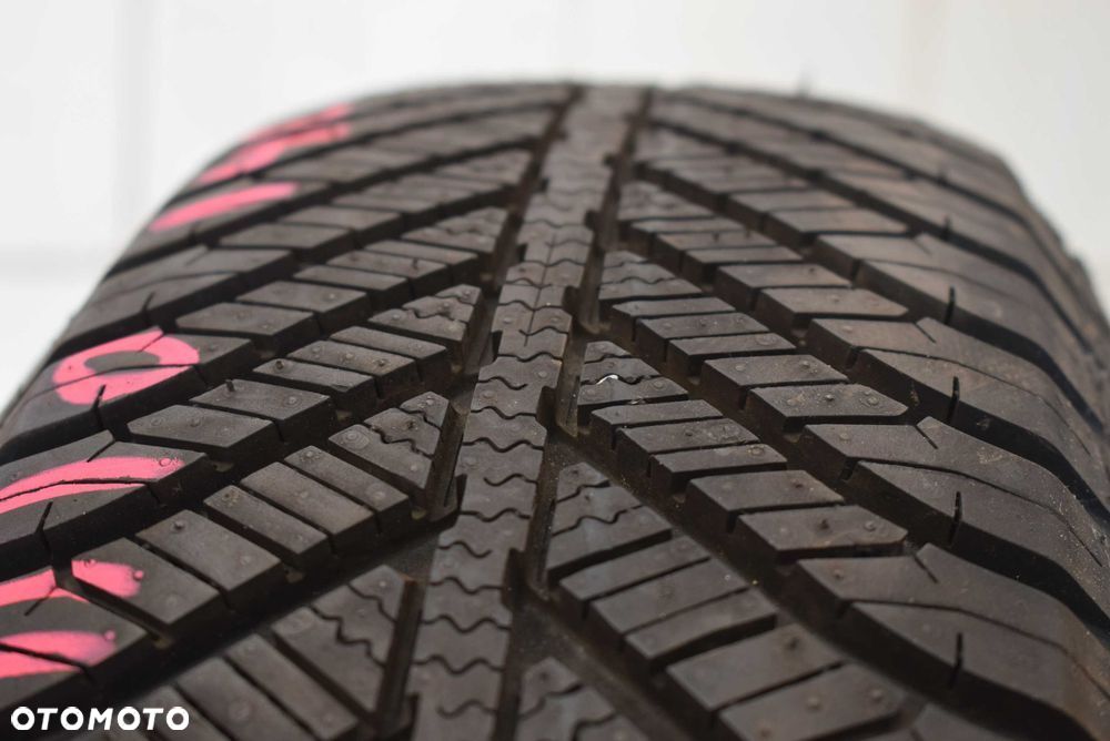 R14C 175/65 90/88T Goodyear Vector 4 Seasons GEN-2 - 2