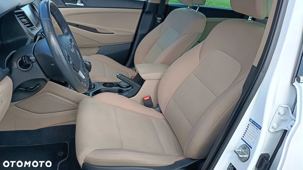 Hyundai Tucson 1.7 CRDI BlueDrive Style 2WD - 19
