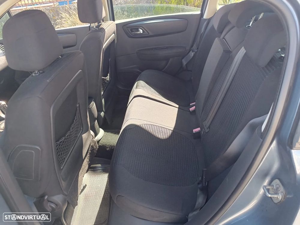 Citroën C4 1.6 HDi 110 Exclusive - 7