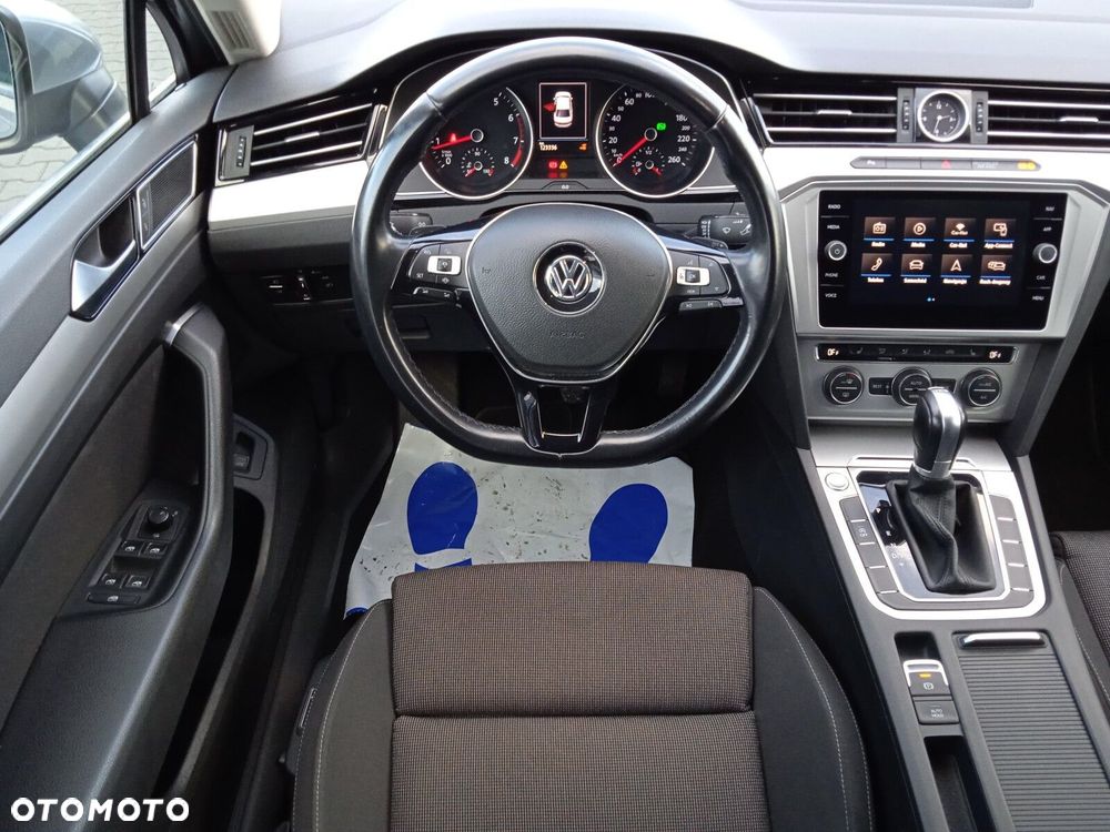 Volkswagen Passat - 9