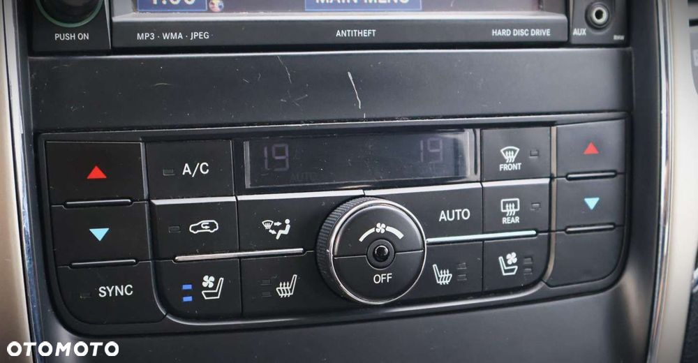 Jeep Grand Cherokee - 29