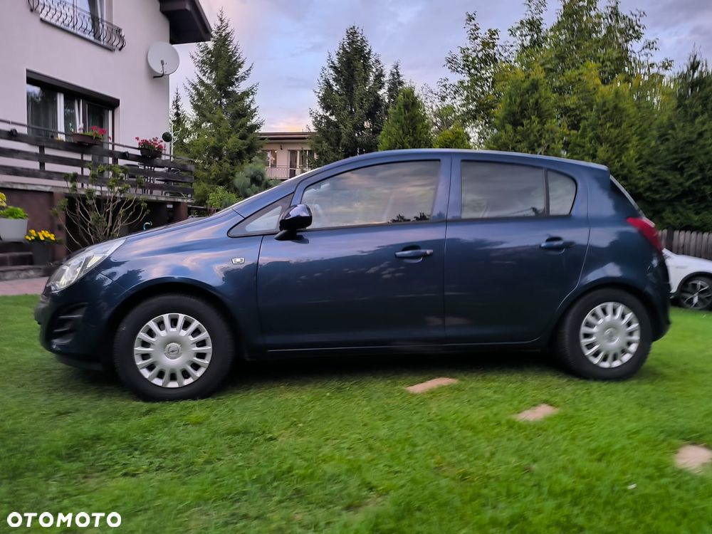 Opel Corsa 1.2 16V Essentia - 4