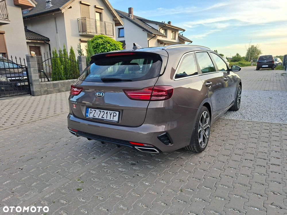 Kia Ceed - 4