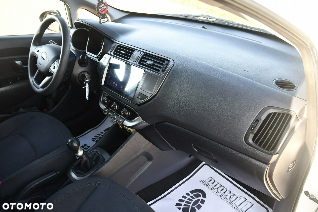 Kia Rio - 23