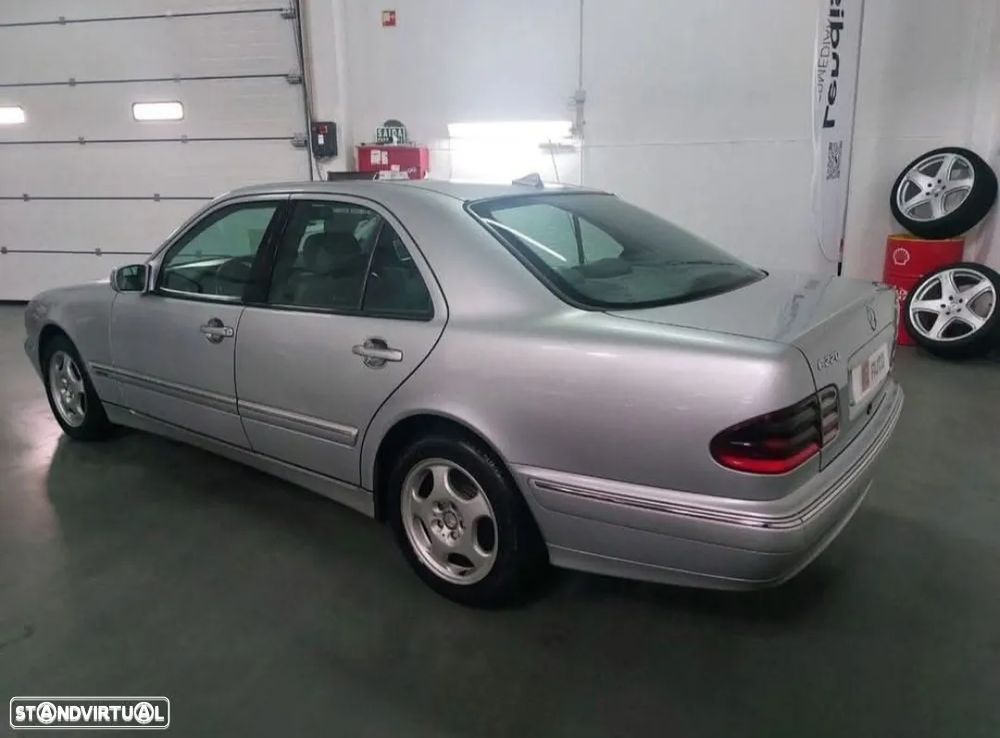 Mercedes-Benz E 220 CDI Avantgarde - 2