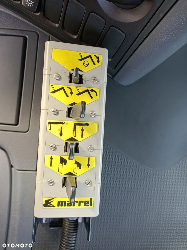 Scania P320 6x2 Hakowiec Marrel , oś skrętna - 29