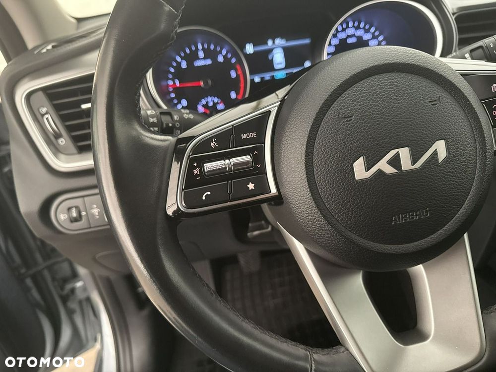 Kia Ceed - 25