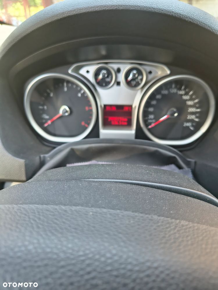 Ford Kuga 2.0 TDCi 2x4 Titanium - 11