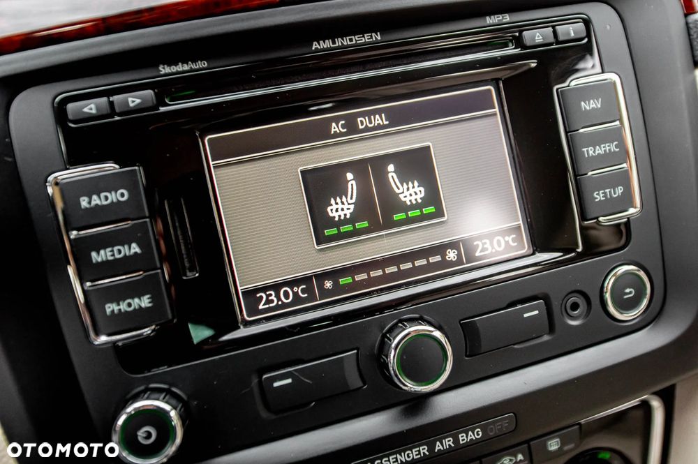 Skoda Superb 3.6 V6 4x4 DSG L&K - 38
