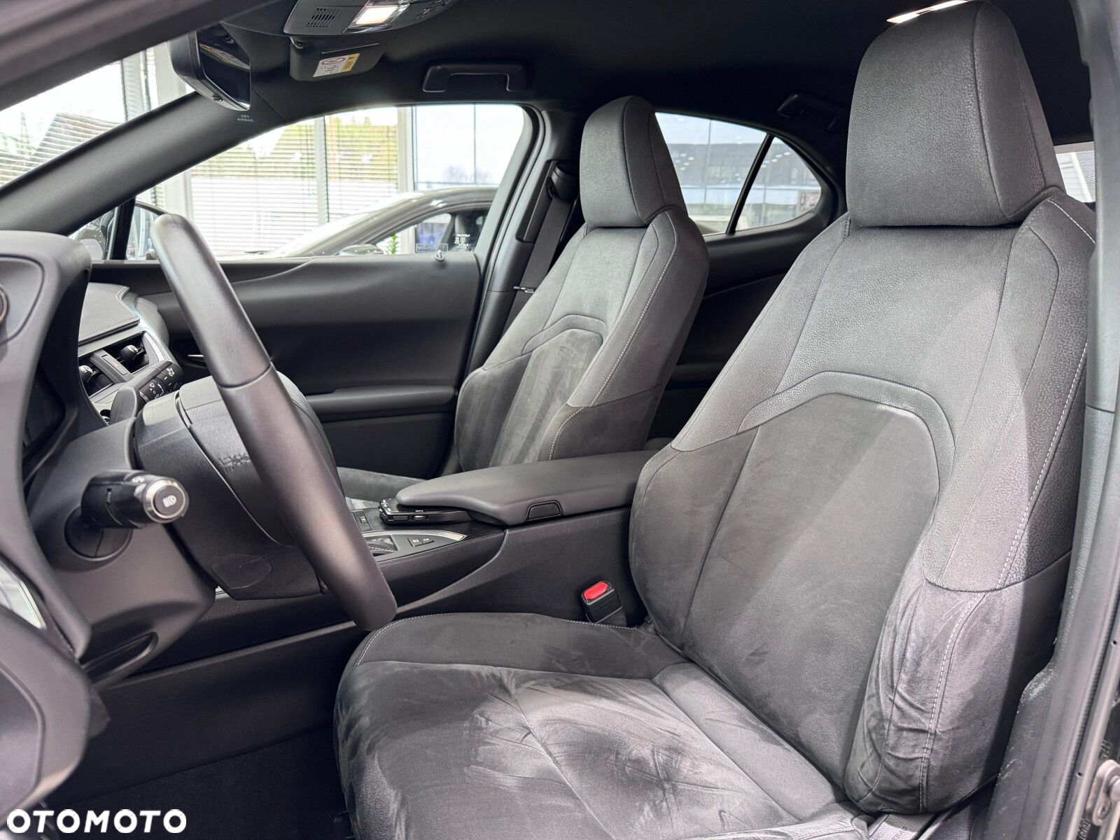Lexus UX - 10
