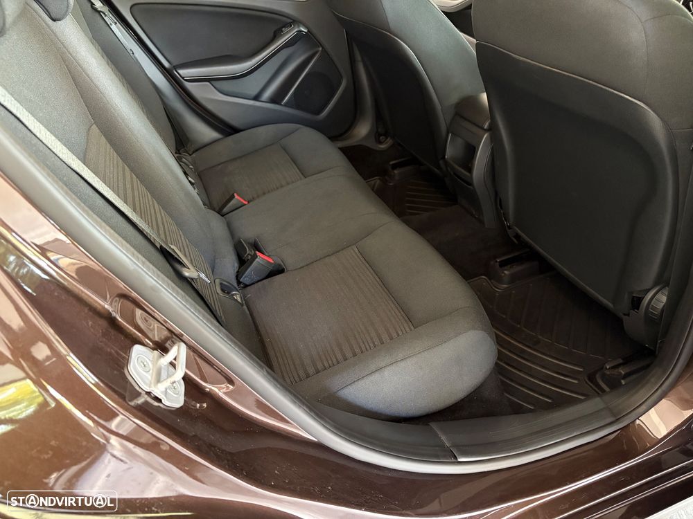 Mercedes-Benz A 180 d BlueEFFICIENCY Edition - 12