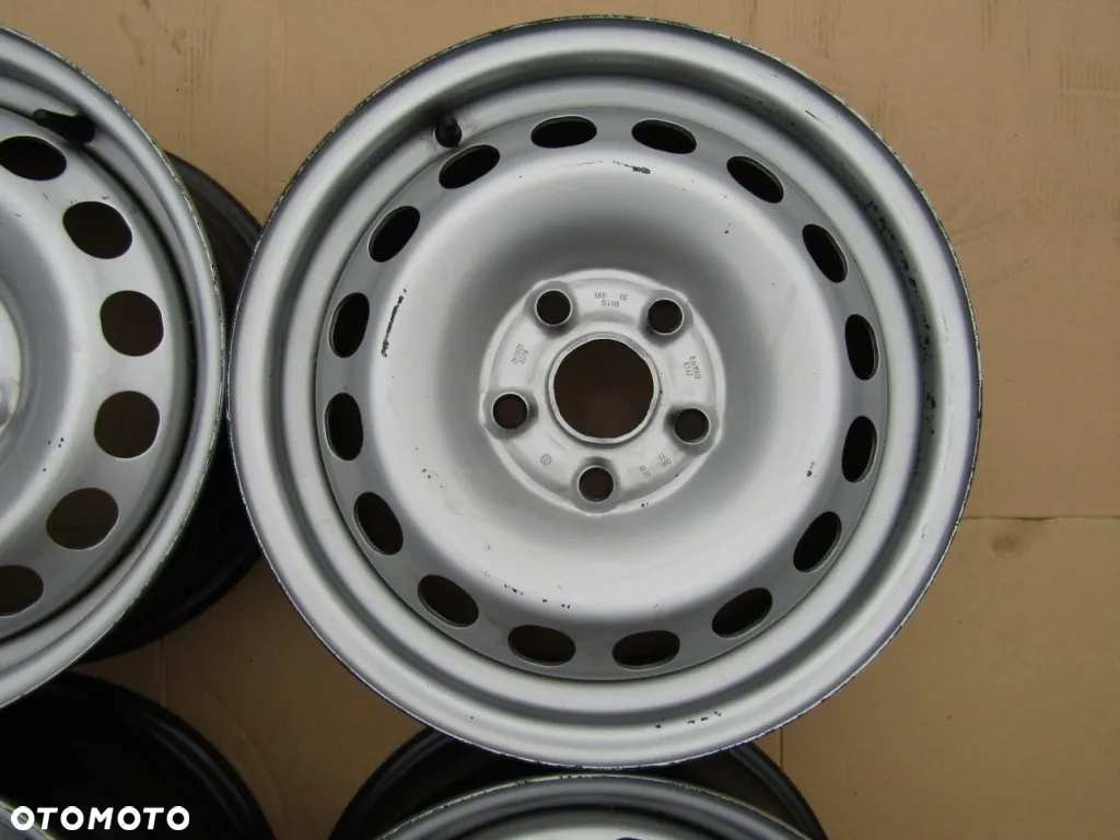 4x Felgi 15 VW Golf V VI Caddy Jetta Touran Skoda Octavia II Seat Leon II - 5