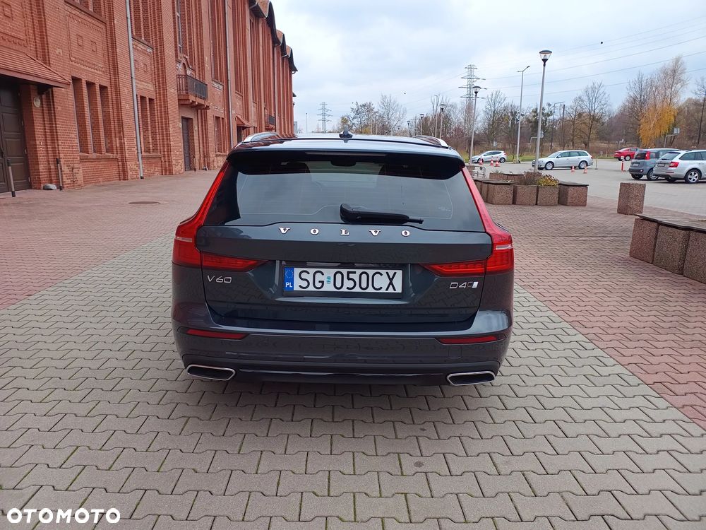 Volvo V60 D4 AWD Geartronic Momentum Pro - 6