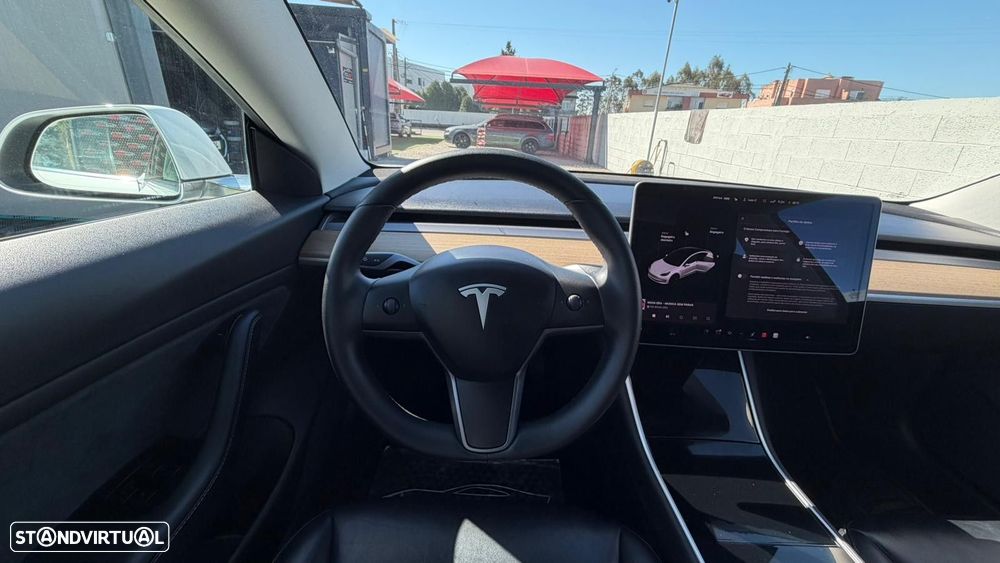 Tesla Model 3 Long-Range Dual Motor AWD - 24